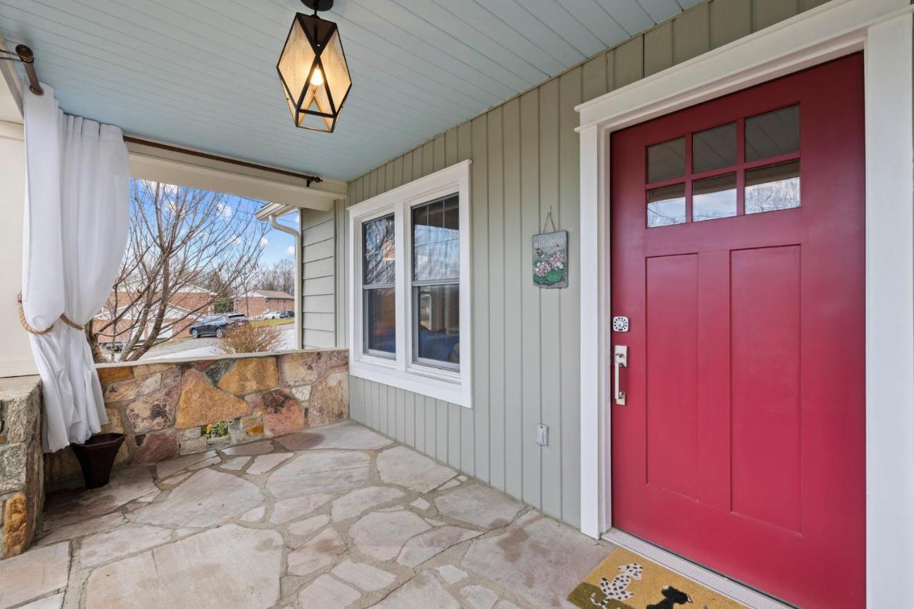 The Twisted Maple - Dogs Stay Free! Hendersonville Exterior photo